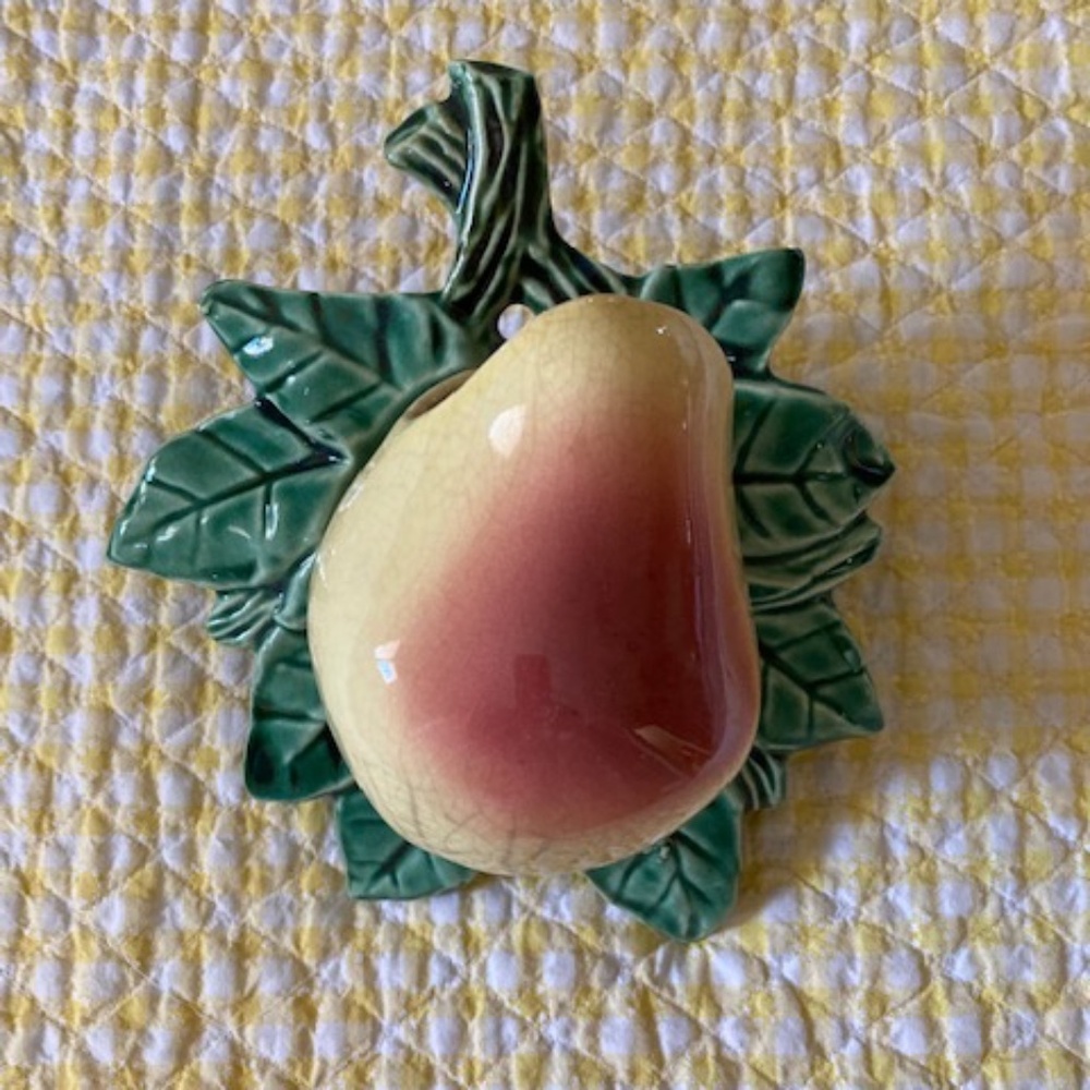 Vintage "Pear" Wall Pocket - Picture 2 of 12